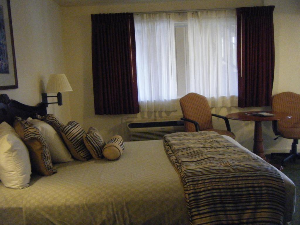 Rodeway Inn Near Downtown Monterey Exteriör bild